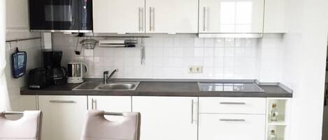 Fridge, microwave, dishwasher, coffee/tea maker