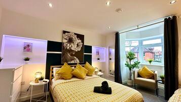8 bedrooms, free WiFi