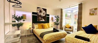 Massive New House Sleeps 20+ Accepts Groups
