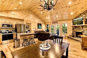 Interior - Relaxing Cabin in Murphy, NC w/ Long-range Views – Your Peaceful Escape Awaits! (Murphy)