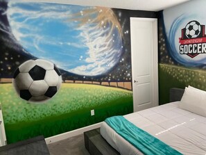 28 bedrooms, WiFi, bed sheets, wheelchair access