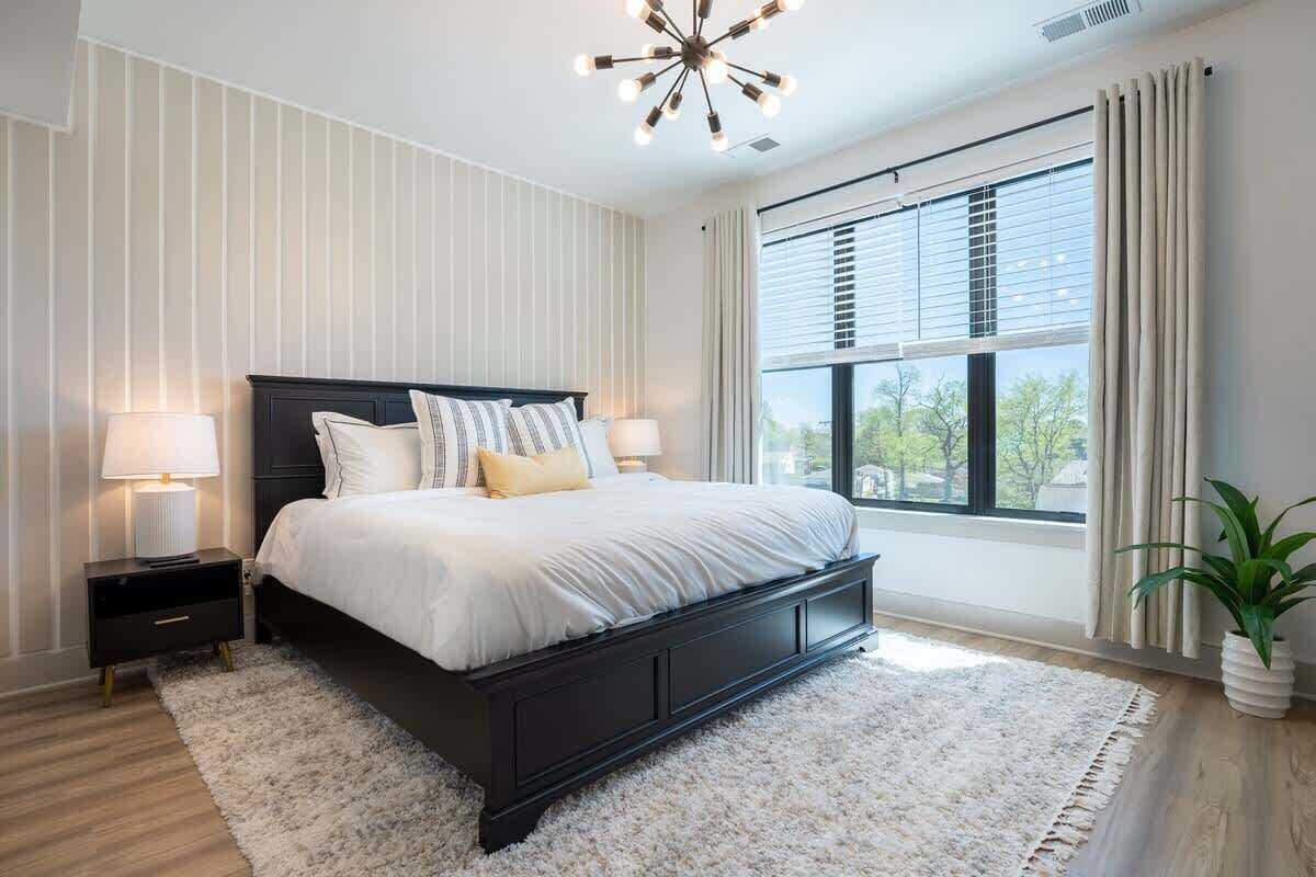 4 bedrooms, iron/ironing board, free WiFi, bed sheets