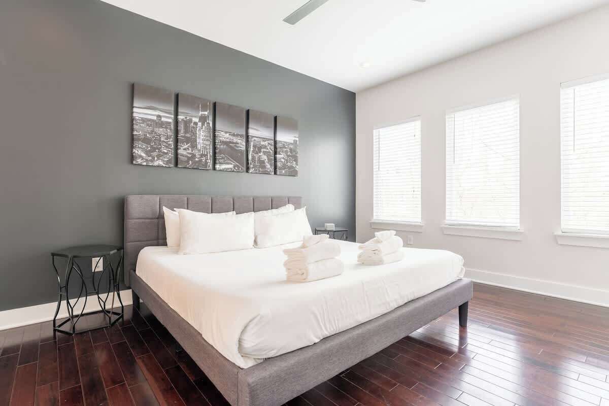 3 habitaciones, tabla de planchar con plancha y wifi gratis 