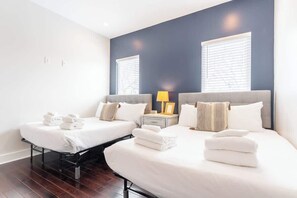 15 habitaciones, tabla de planchar con plancha y wifi gratis 