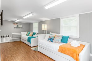 4 habitaciones, tabla de planchar con plancha y wifi gratis
