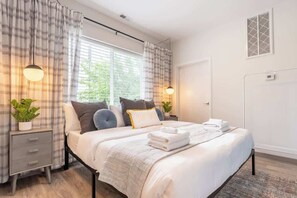 4 chambres, fer et planche à repasser, accès au Wi-Fi (inclus)