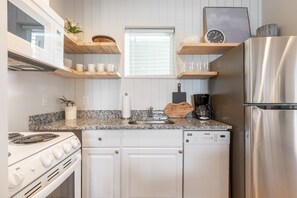 Fridge, microwave, oven, stovetop - The Main Event - Boho Retreat in East Nashville (Nashville)