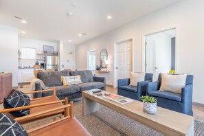 Smart TV - The Main Event - Boho Retreat in East Nashville (Nashville)