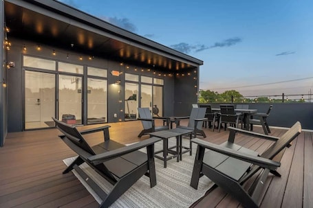 Outdoor dining. The Jack Daniel's Suite - East Nash Condo