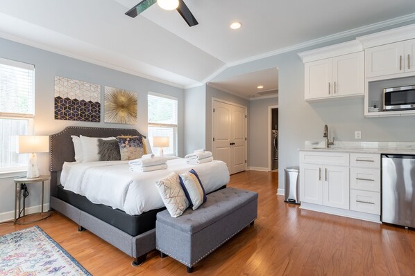 4 habitaciones, tabla de planchar con plancha y wifi gratis 