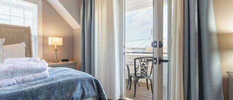 4 dormitoris, planxa i posts de planxar, wifi gratuïta i roba de llit