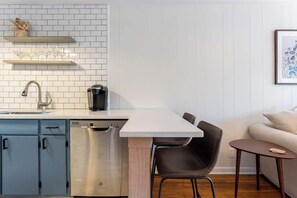 Interior - The Stay Awhile Suite - Convenient Monthly Rental (Nashville)