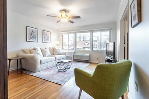 Smart TV - The Stay Awhile Suite - Convenient Monthly Rental (Nashville)