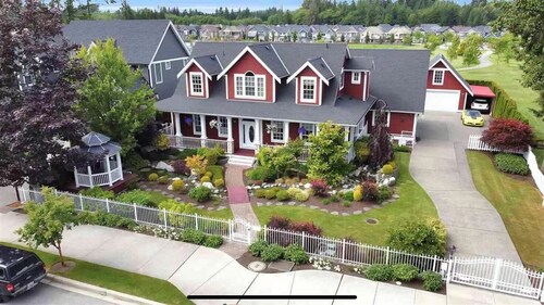 Beautiful 2B2B suite close Peace Arch&White Rock