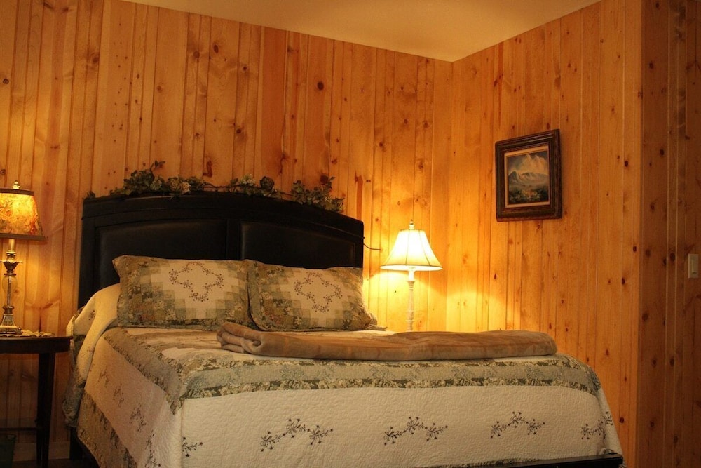 Pine Grove Home in Sisters Sisters Vrbo