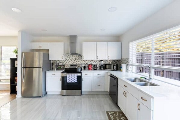 Fridge, microwave, oven, dishwasher