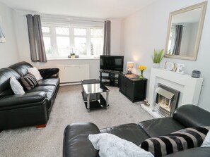 Living area - 17 Ffordd Gwenllian (Llanfairpwllgwyngyll)