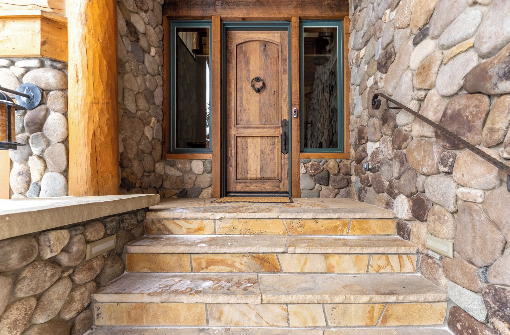 House (5 Bedrooms) | Exterior