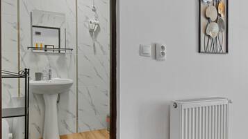 City Apartment | Bathroom