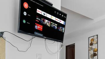 City Apartment | In-room dining