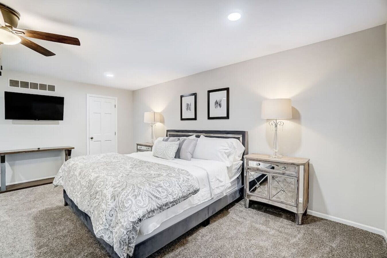 4 bedrooms, desk, iron/ironing board, travel crib