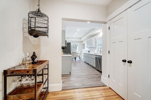 Fridge, microwave, oven, stovetop - Main Street · Walking distance to shops, dining, and fun (Hamilton)