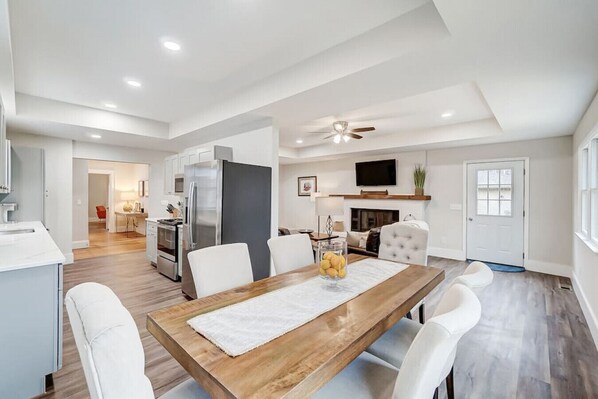 Interior - Main Street · Walking distance to shops, dining, and fun (Hamilton)