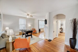 Smart TV, foosball - Main Street · Walking distance to shops, dining, and fun (Hamilton)