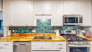 Micro-ondes, four, plaque de cuisson, lave-vaisselle