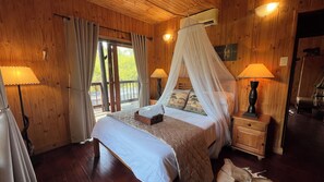 Familien-Ferienhütte | 3 Schlafzimmer, individuell dekoriert, individuell eingerichtet