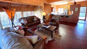 Familien-Ferienhütte | Wohnbereich | Arbeitsbereiche