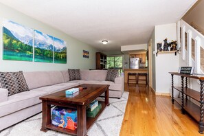 Apartment (2 Bedrooms) | Front of property