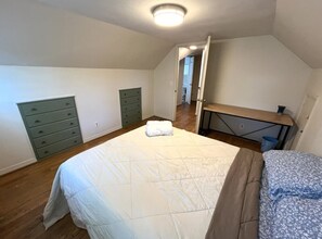 3 soverom, skrivebord, strykejern/-brett og wi-fi (inkludert)