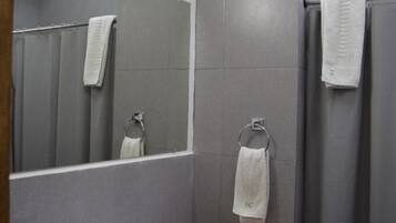 Superior Single Room | Bathroom