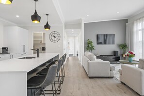 Interior - Pride of Pinot - Martinborough Holiday Home (Martinborough)