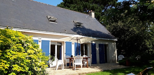 Quiet vacation home, 5 min from town and 10 min from beaches.