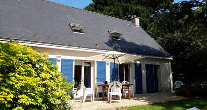 Quiet vacation home, 5 min from town and 10 min from beaches.