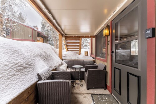 Creekside Condos #A7 by Summit County Mountain Retreats