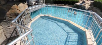 Club Dante Apartments