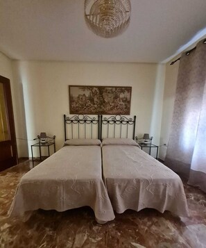 4 chambres, lit parapluie, Wi-Fi, draps fournis
