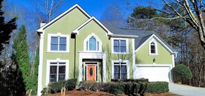 Exterior - Luxury Hideaway 5 Min from Mall of Georgia & 15 Min from Lake Lanier (Buford)