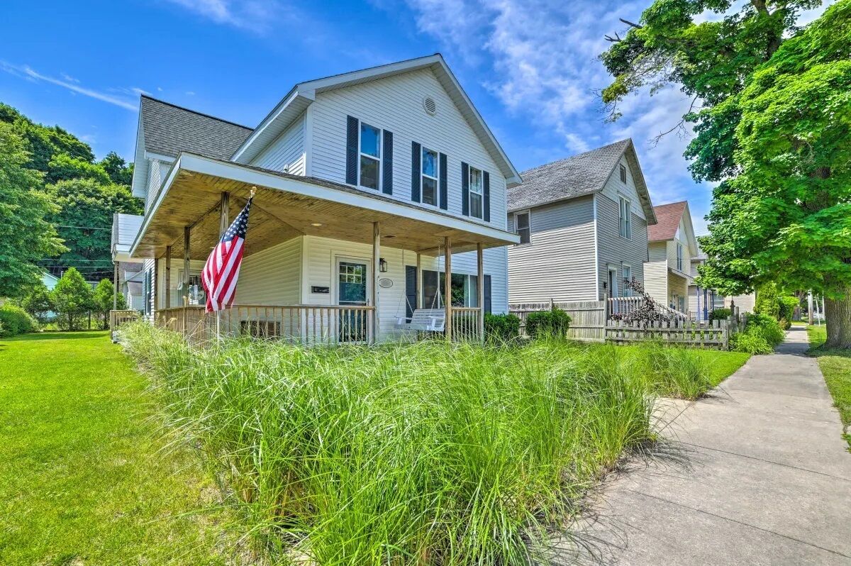 Spacious Home near Downtown, River Walk, and Beach