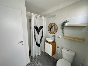 Designer toiletries, towels, soap, shampoo - Ein Hod - Artists Village (Hof HaCarmel)