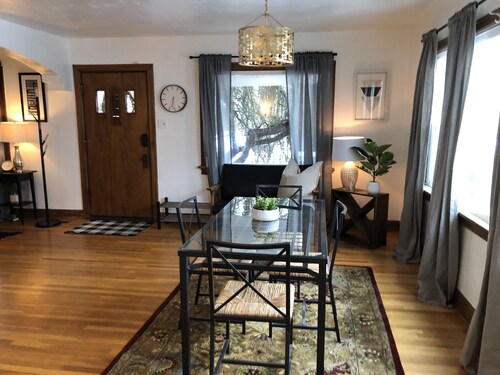 Spacious Sugarhouse Bungalow close to downtown and the canyons!