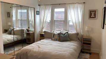 5 bedrooms, desk, free WiFi, bed sheets