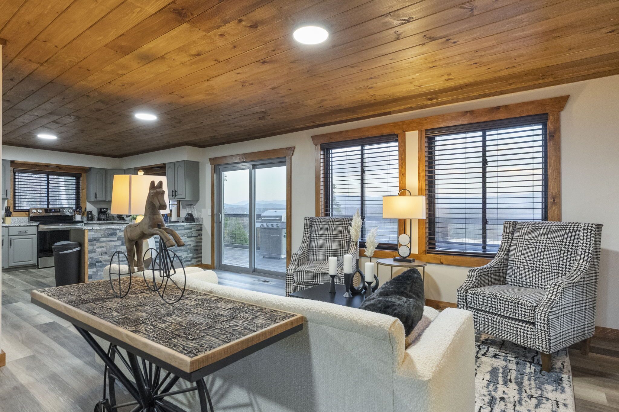 智能电视、电子游戏