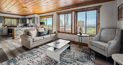 Spring Deals~Pet Friendly~Pool~Hot Tub~Game Room~Views