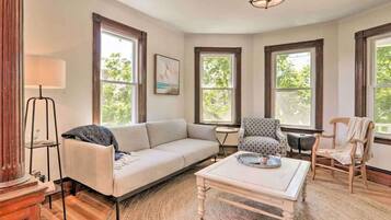 Téléviseur, bureau