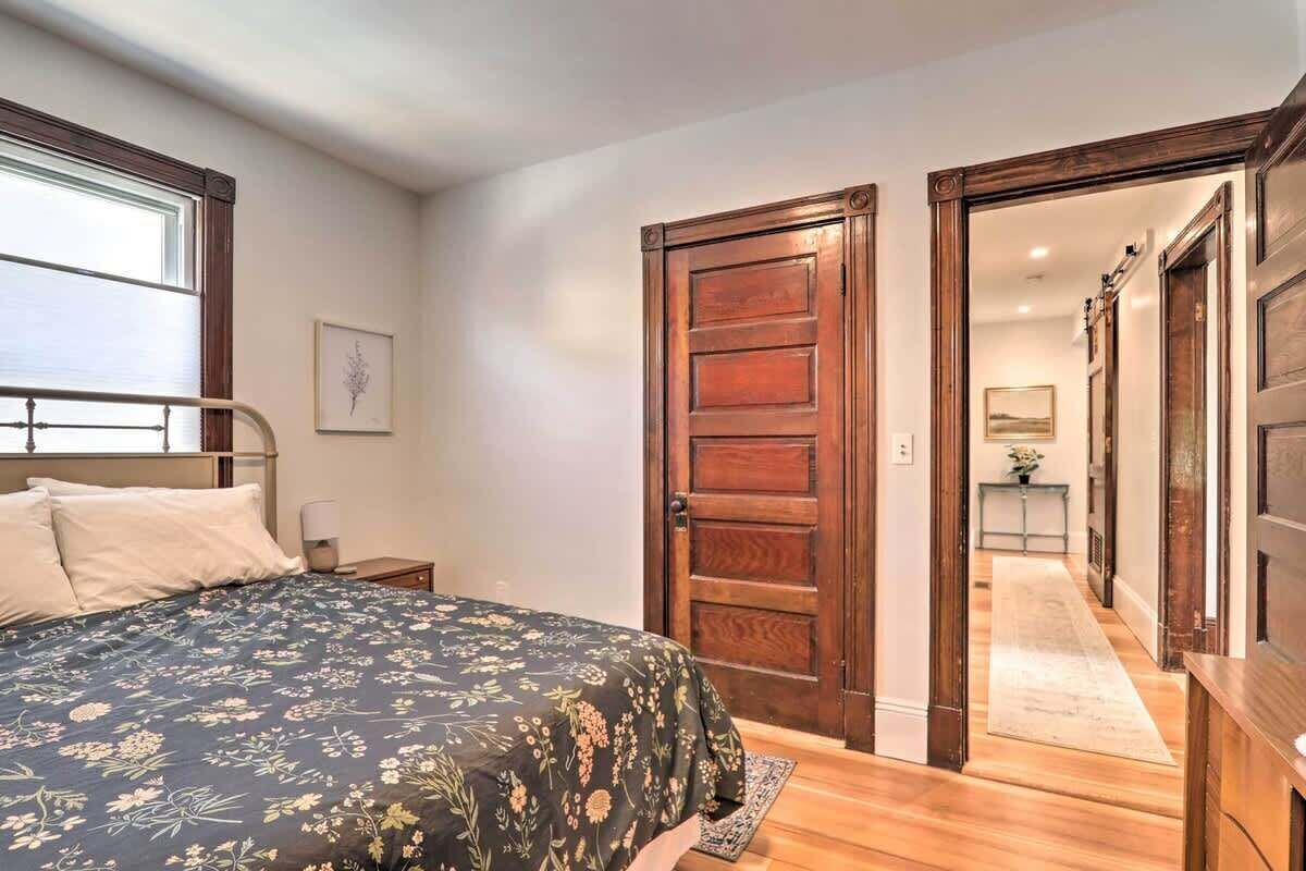 2 chambres, fer et planche à repasser, Wi-Fi, draps fournis