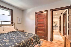 2 chambres, fer et planche à repasser, Wi-Fi, draps fournis